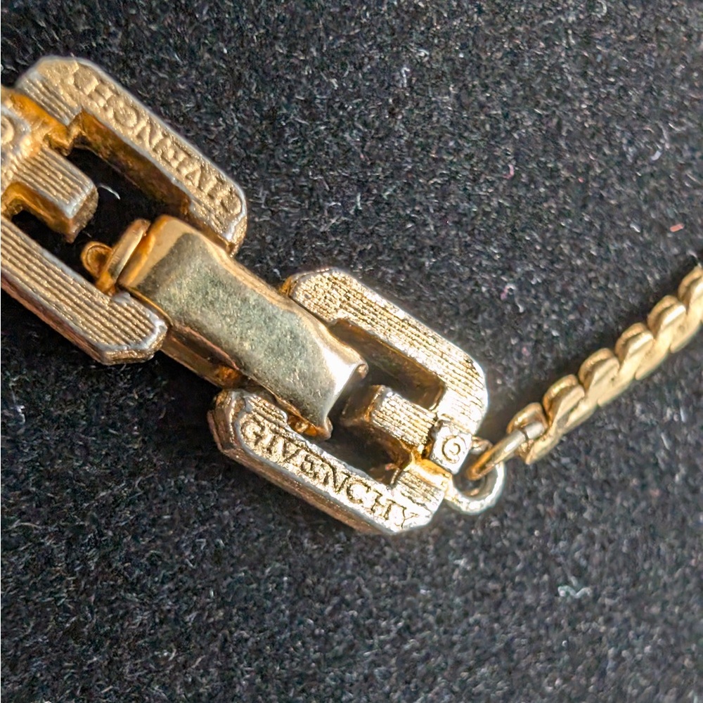 Authentic Givenchy Vintage Herring Bone Long 18k Gold plated Necklace - Picture 2 of 5
